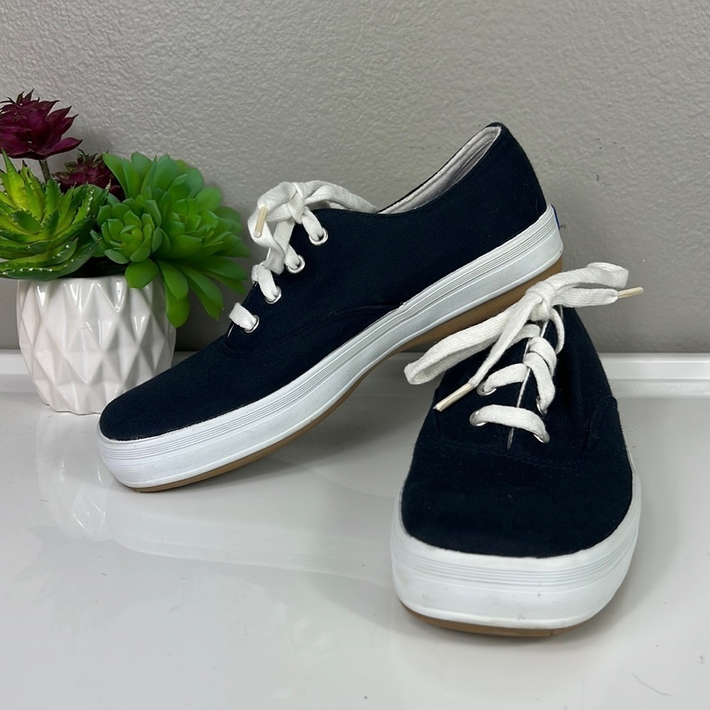 Ked’s Stretch Platform Sneaker 5.5 Classic Navy Lace Up Square Box Toe